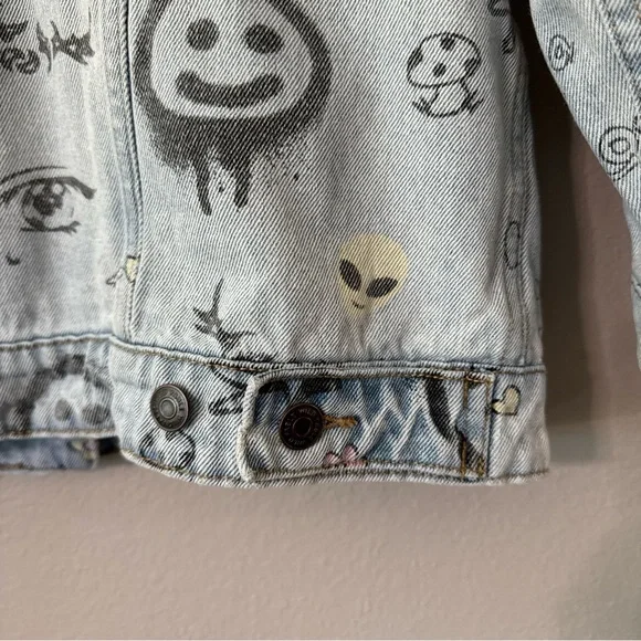 RB1 Wild fable distress denim graffiti jacket size small - Picture 10 of 10